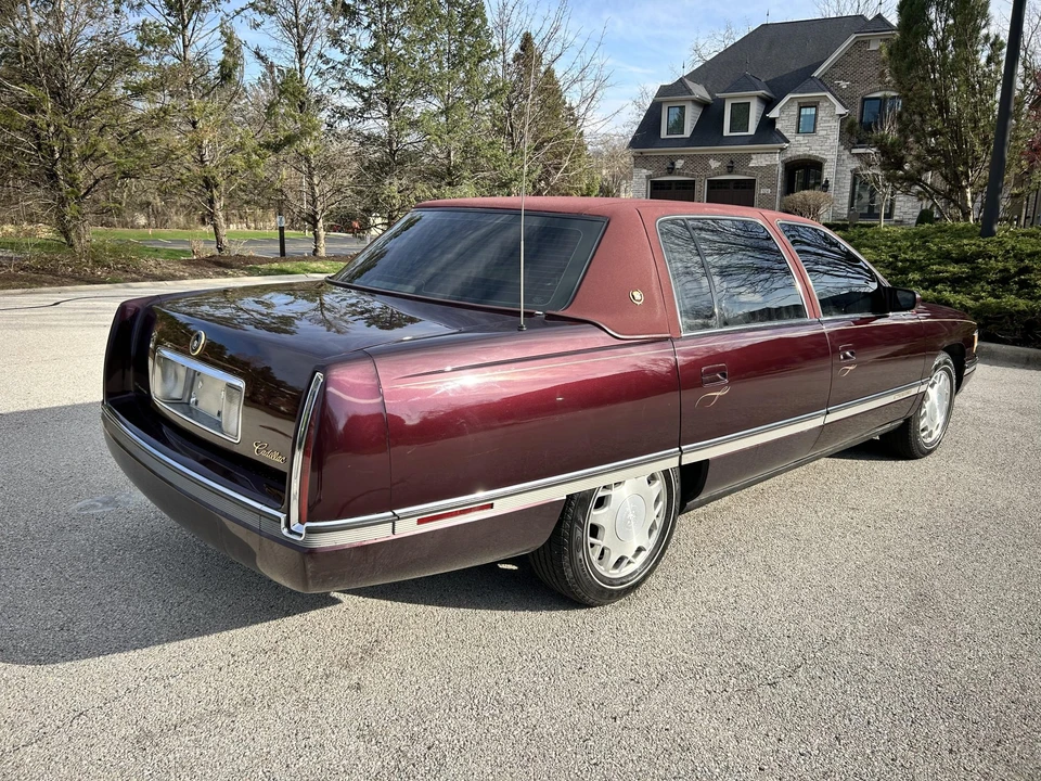 1996 Cadillac DeVille 7th Gen - Image 8 of 31