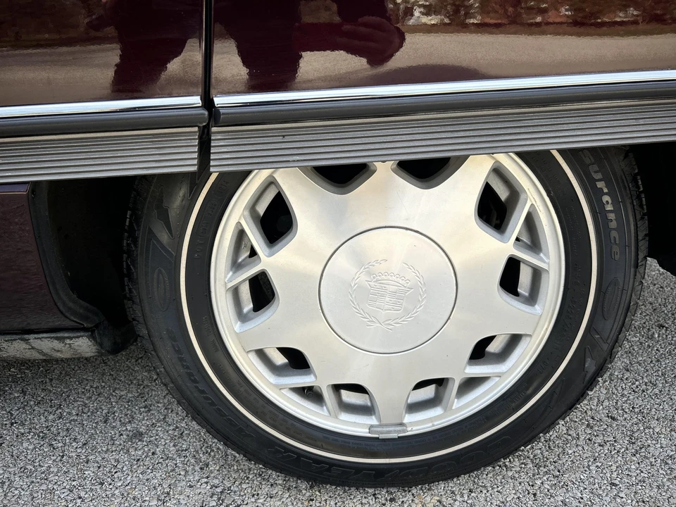 1996 Cadillac DeVille 7th Gen - Image 15 of 31