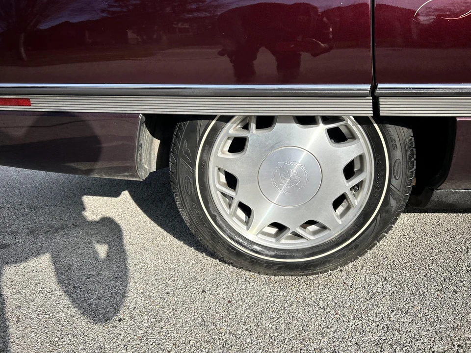 1996 Cadillac DeVille 7th Gen - Image 16 of 31