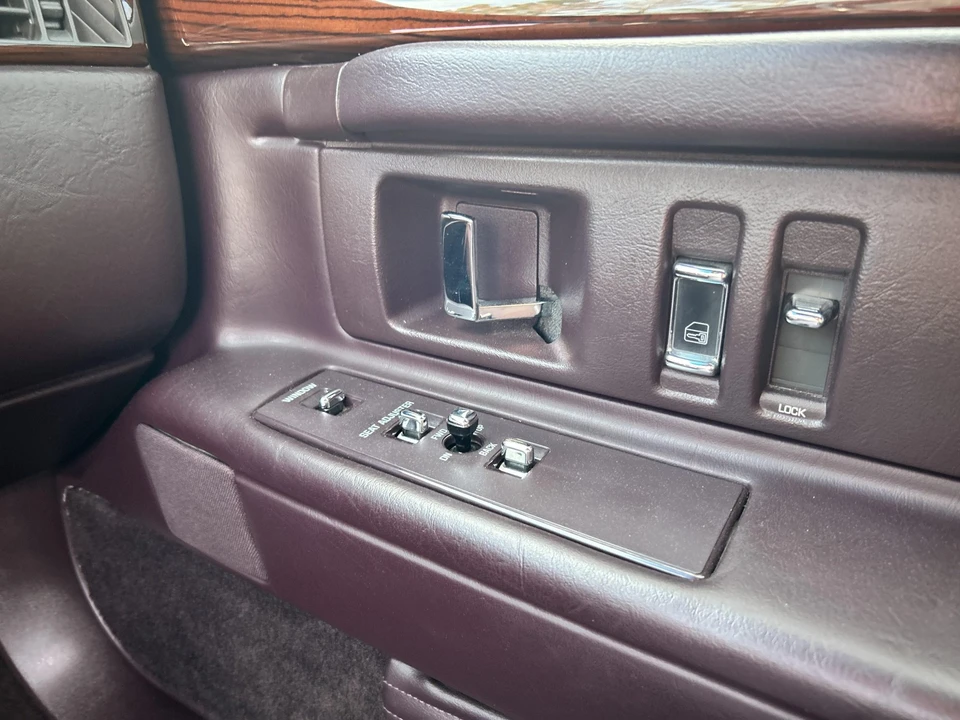 1996 Cadillac DeVille 7th Gen - Image 27 of 31