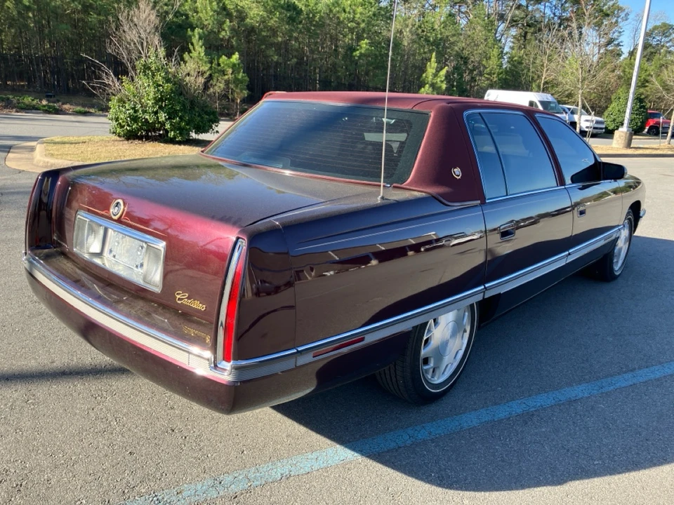 1996 Cadillac DeVille 7th Gen - Image 9 of 31