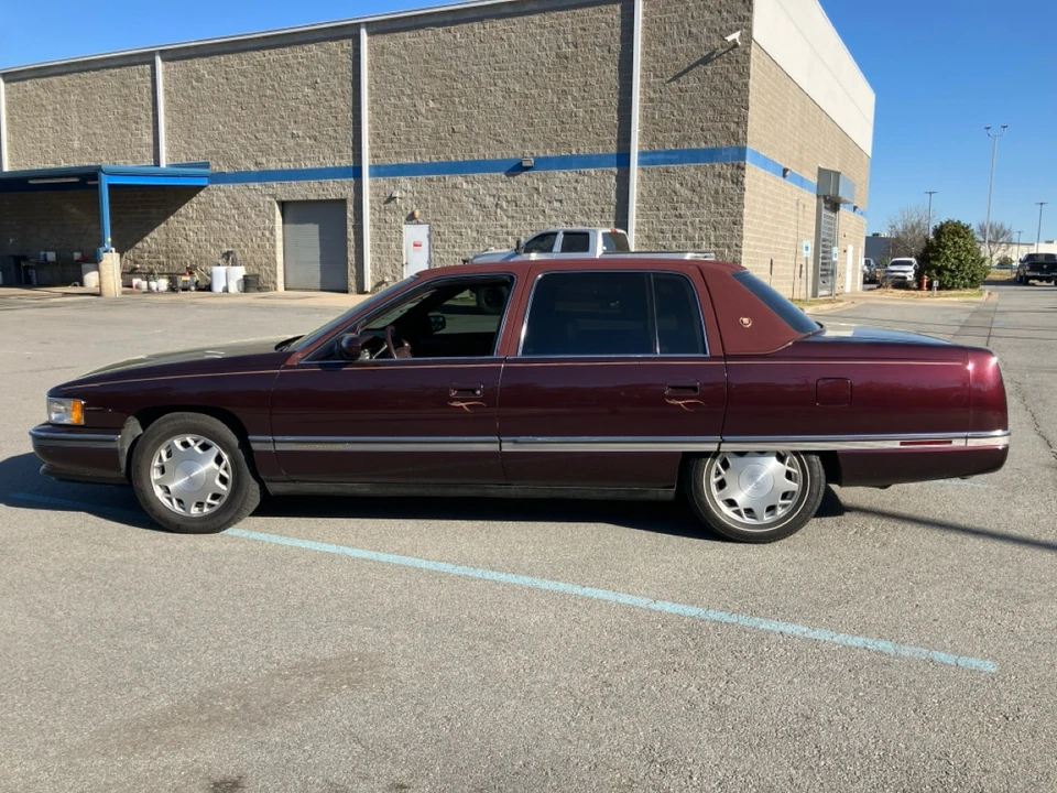 1996 Cadillac DeVille 7th Gen - Image 12 of 31