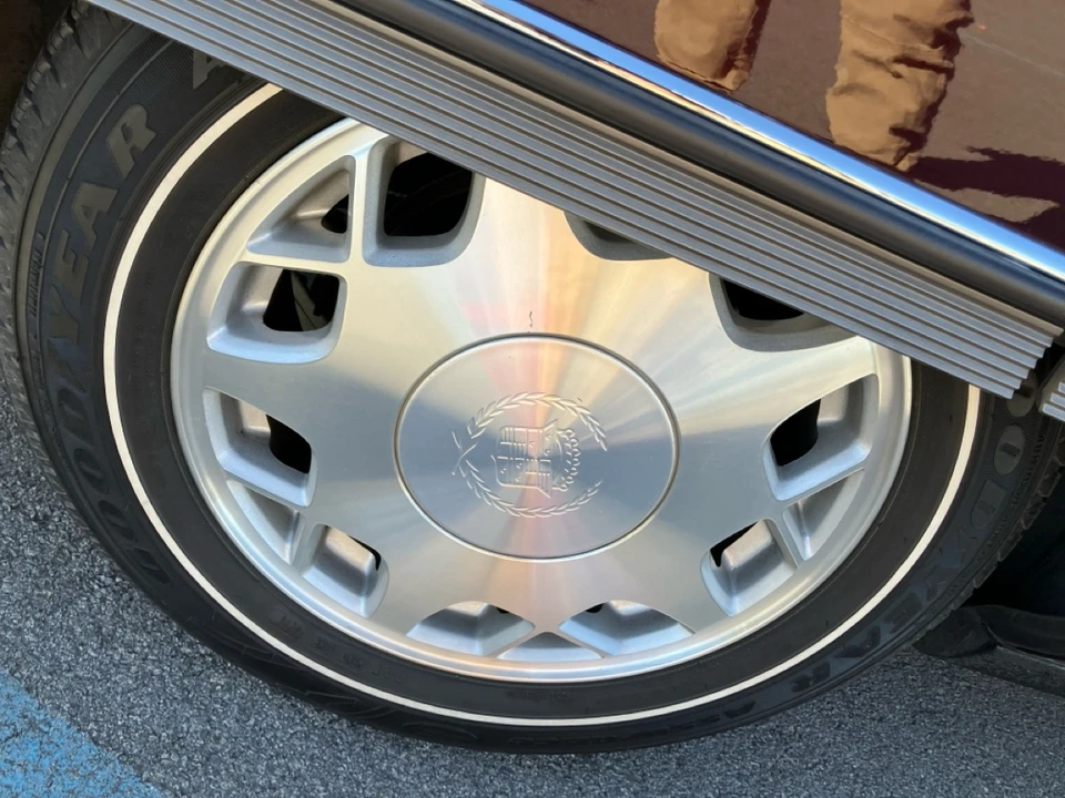 1996 Cadillac DeVille 7th Gen - Image 19 of 31
