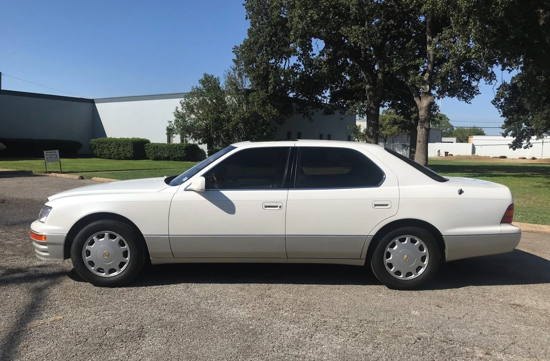 1996 Lexus LS 2nd Gen - Image 22 of 31