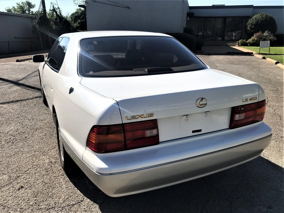 1996 Lexus LS 2nd Gen - Image 19 of 31