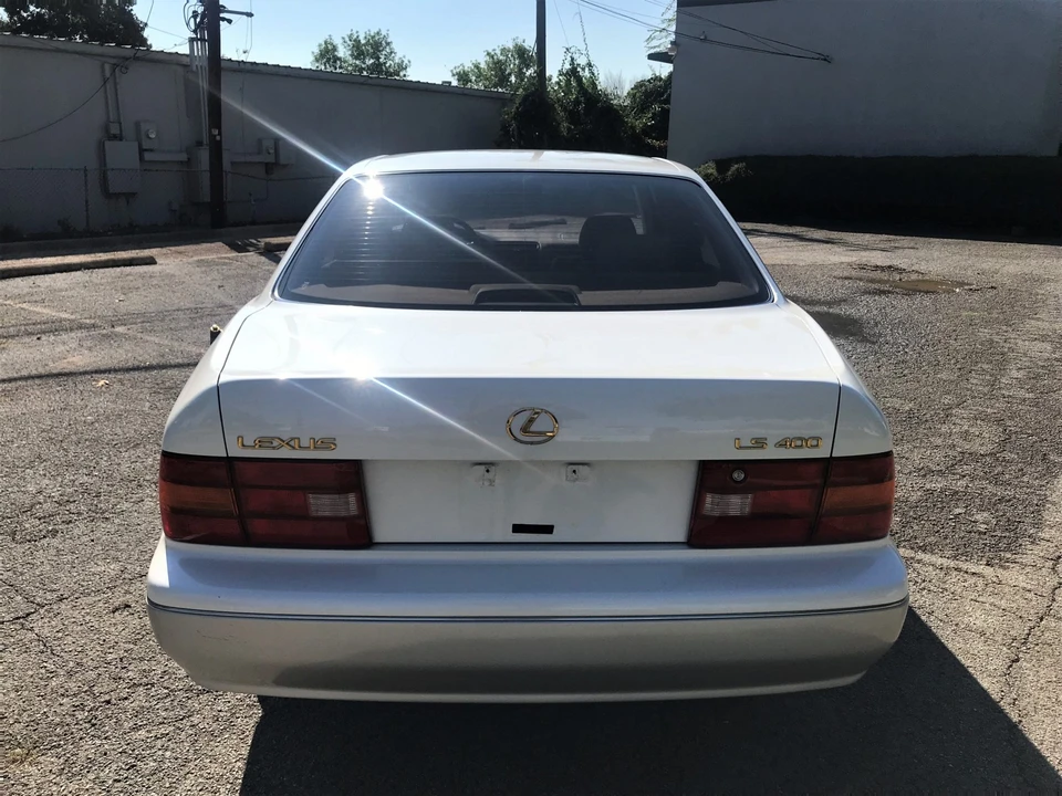 1996 Lexus LS 2nd Gen - Image 18 of 31