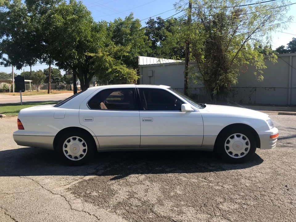 1996 Lexus LS 2nd Gen - Image 14 of 31