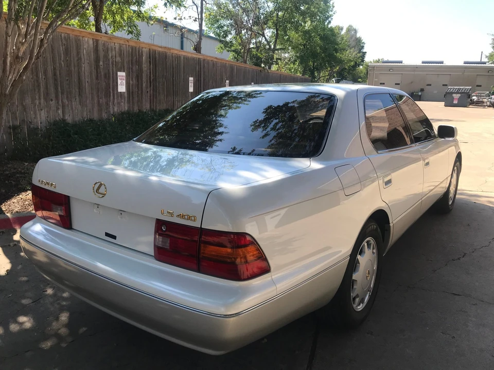 1996 Lexus LS 2nd Gen - Image 16 of 31