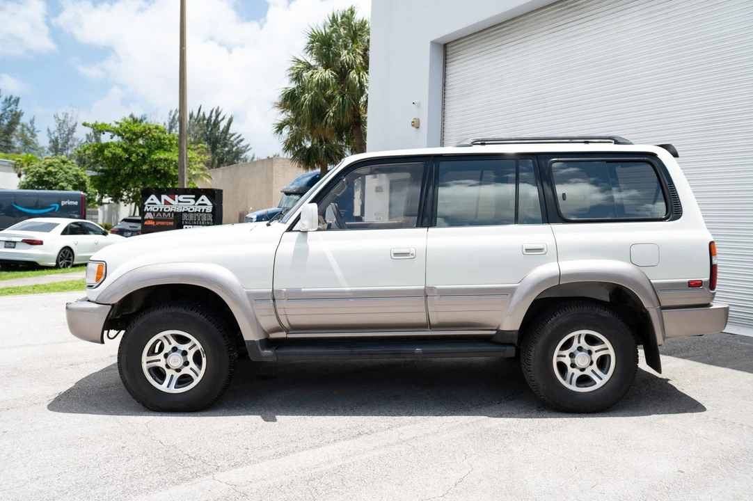 1996 Lexus LX 1st Gen - Image 10 of 31