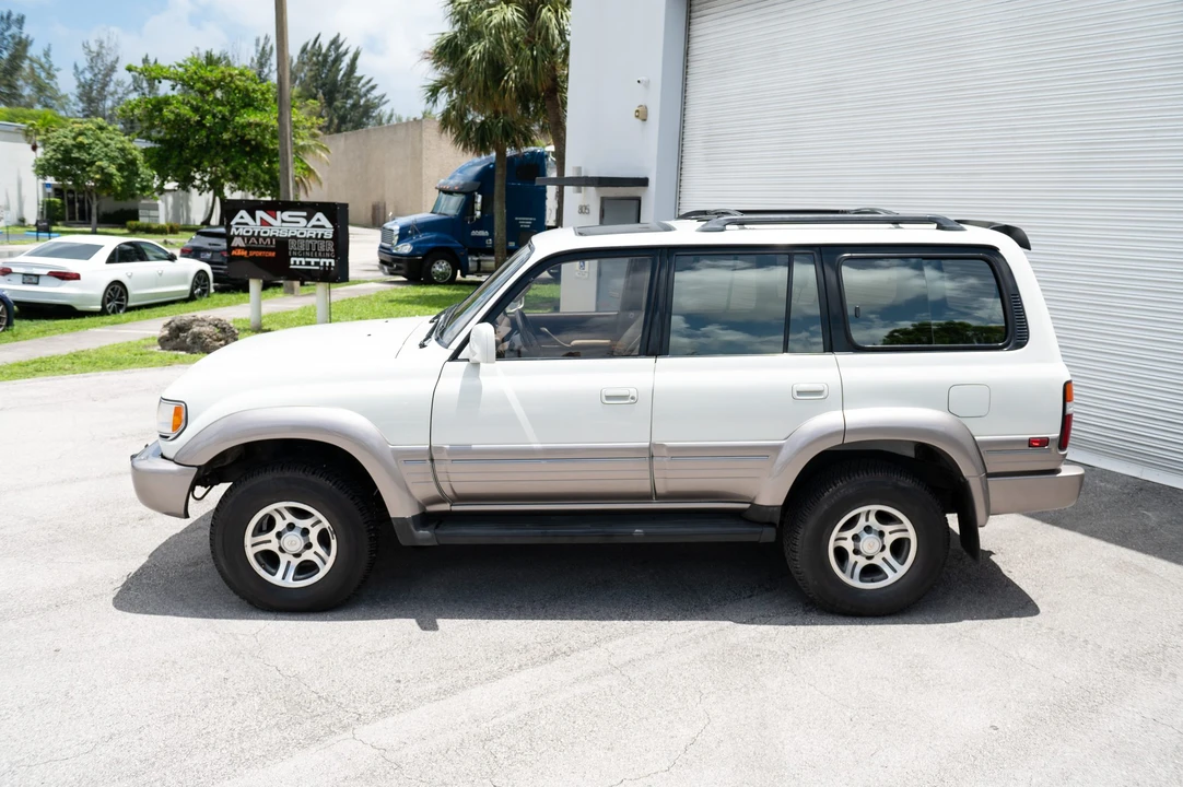 1996 Lexus LX 1st Gen - Image 12 of 31