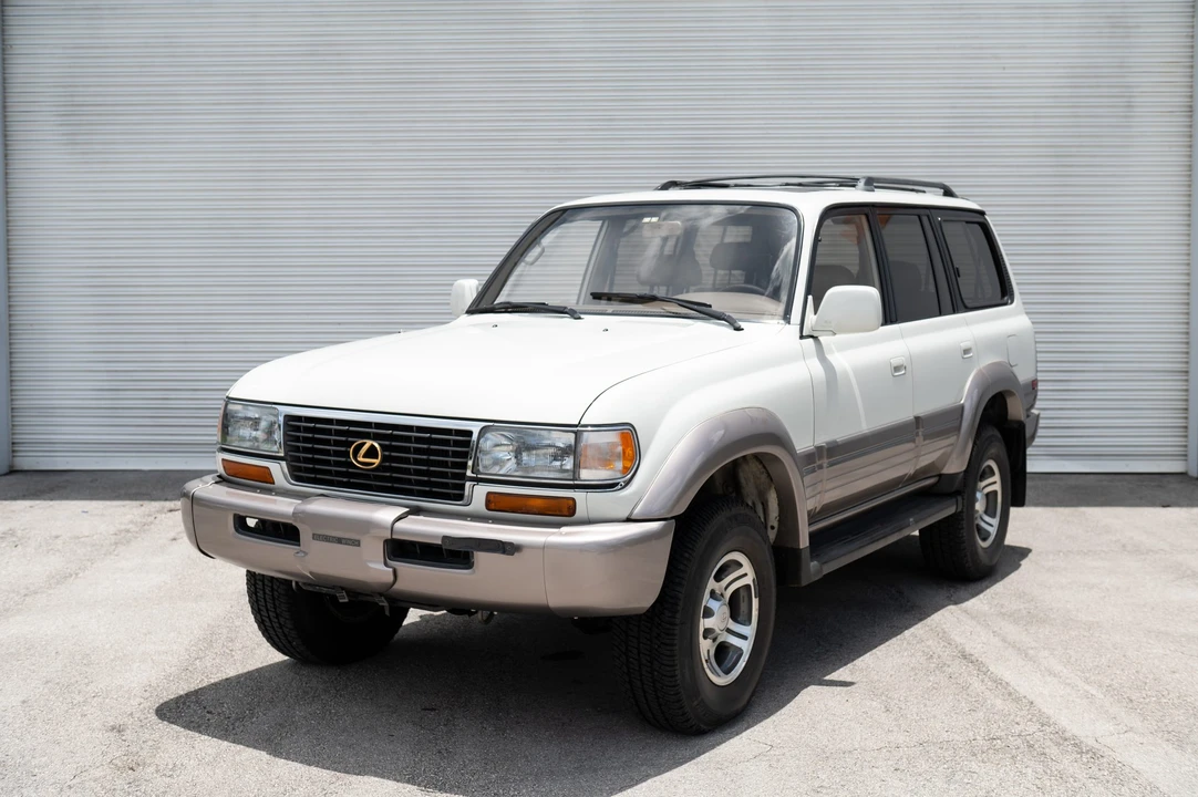 1996 Lexus LX 1st Gen - Image 5 of 31