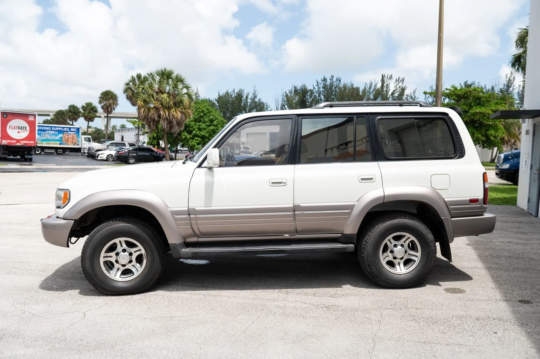 1996 Lexus LX 1st Gen - Image 13 of 31