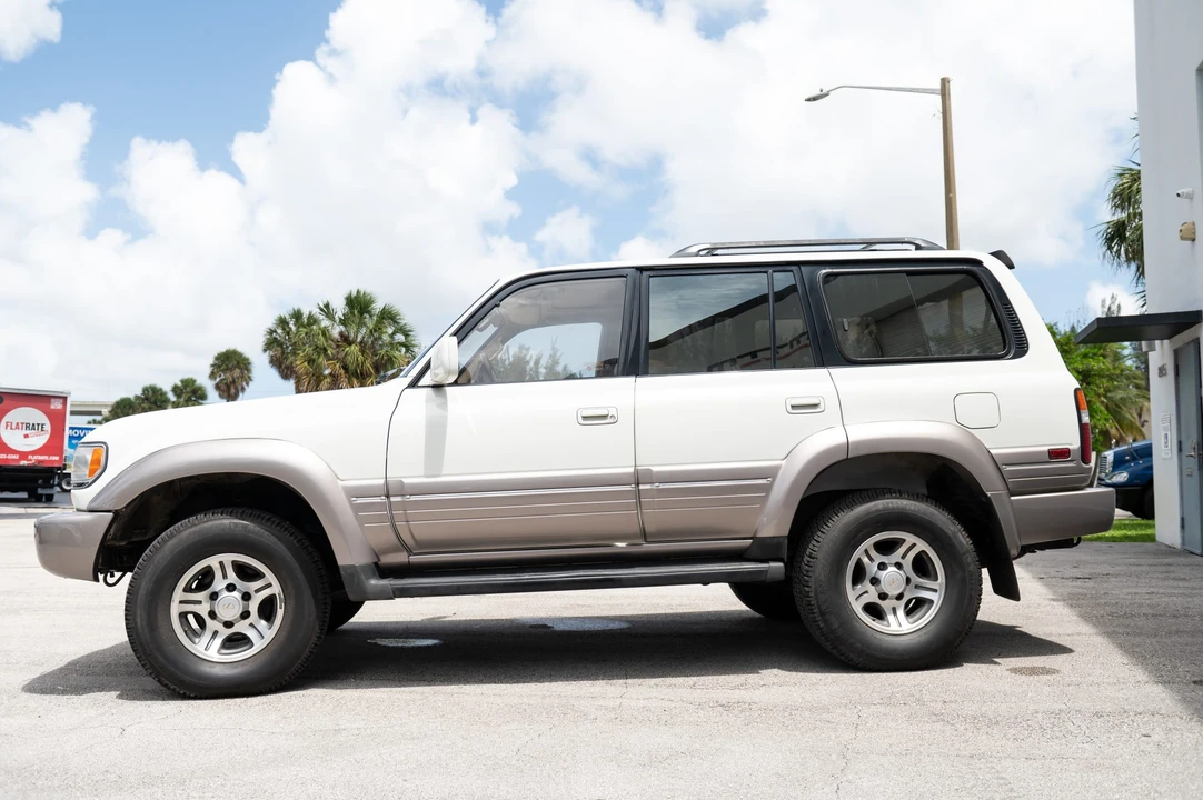 1996 Lexus LX 1st Gen - Image 16 of 31
