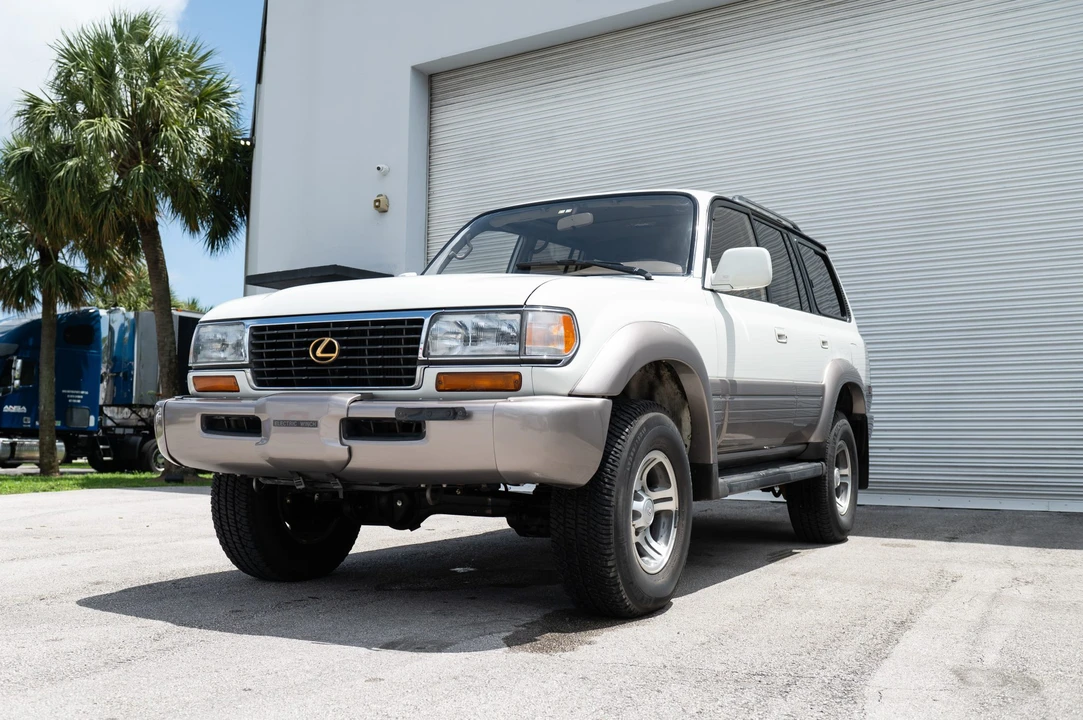 1996 Lexus LX 1st Gen - Image 7 of 31