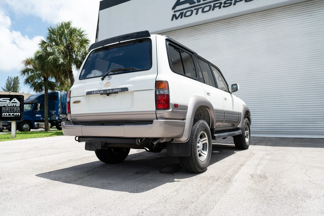 1996 Lexus LX 1st Gen - Image 27 of 31