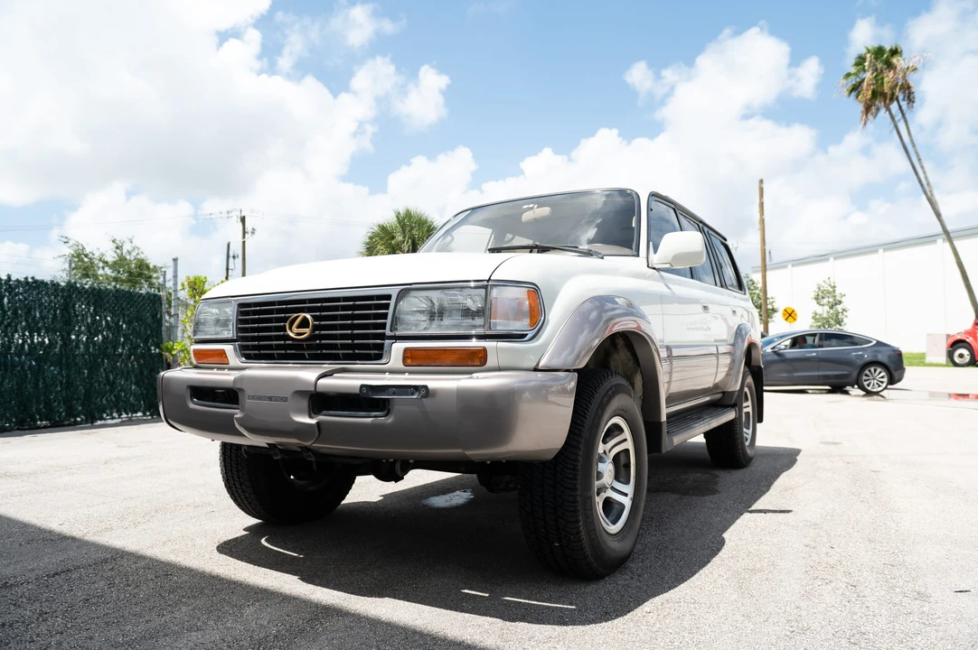 1996 Lexus LX 1st Gen - Image 3 of 31