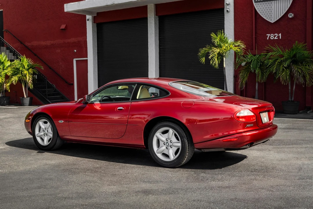 1997 Jaguar X100 XK8 - Image 12 of 31
