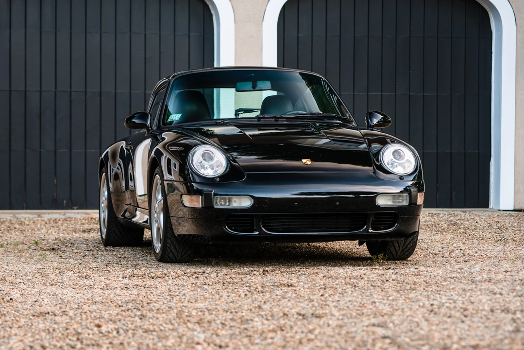 1997 Porsche 993 Carrera 4S - Image 10 of 31