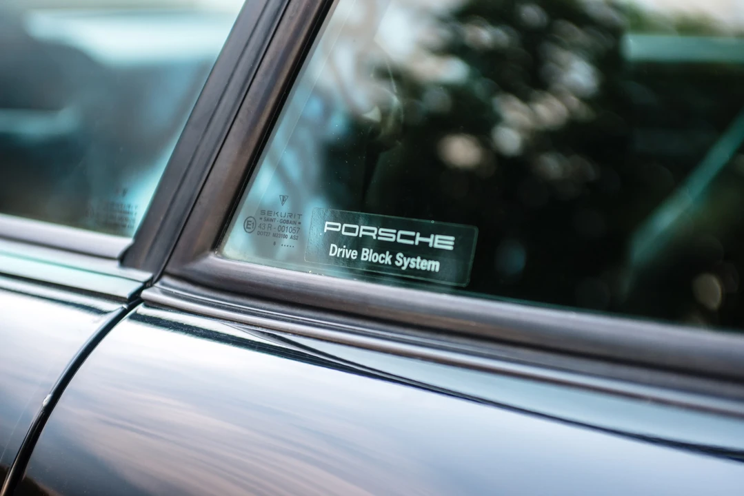 1997 Porsche 993 Carrera 4S - Image 24 of 31