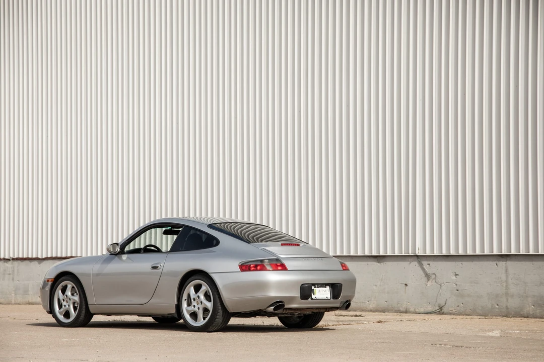 1999 Porsche 996 Carrera - Image 16 of 31