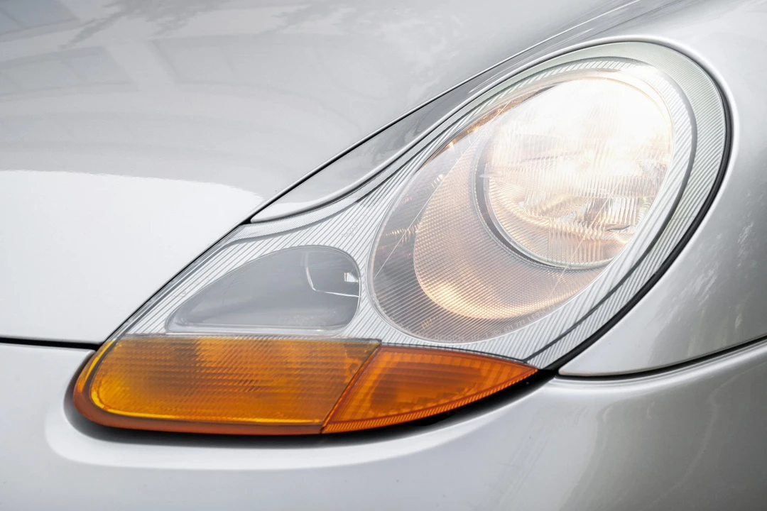 1999 Porsche 996 Carrera - Image 14 of 31
