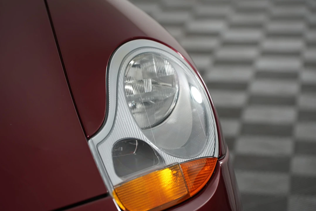 1999 Porsche 996 Carrera - Image 29 of 31