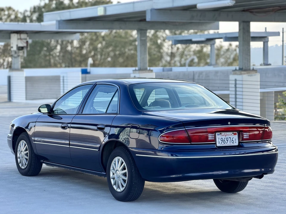 2000 Buick Century - Image 10 of 31