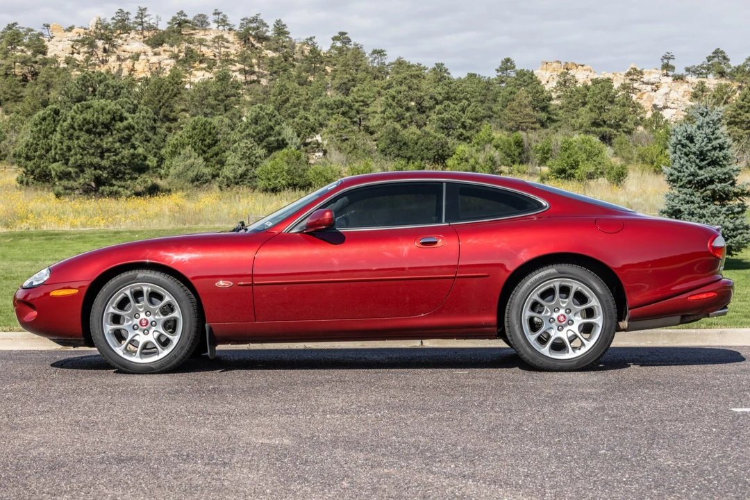 2000 Jaguar X100 XKR - Image 2 of 31