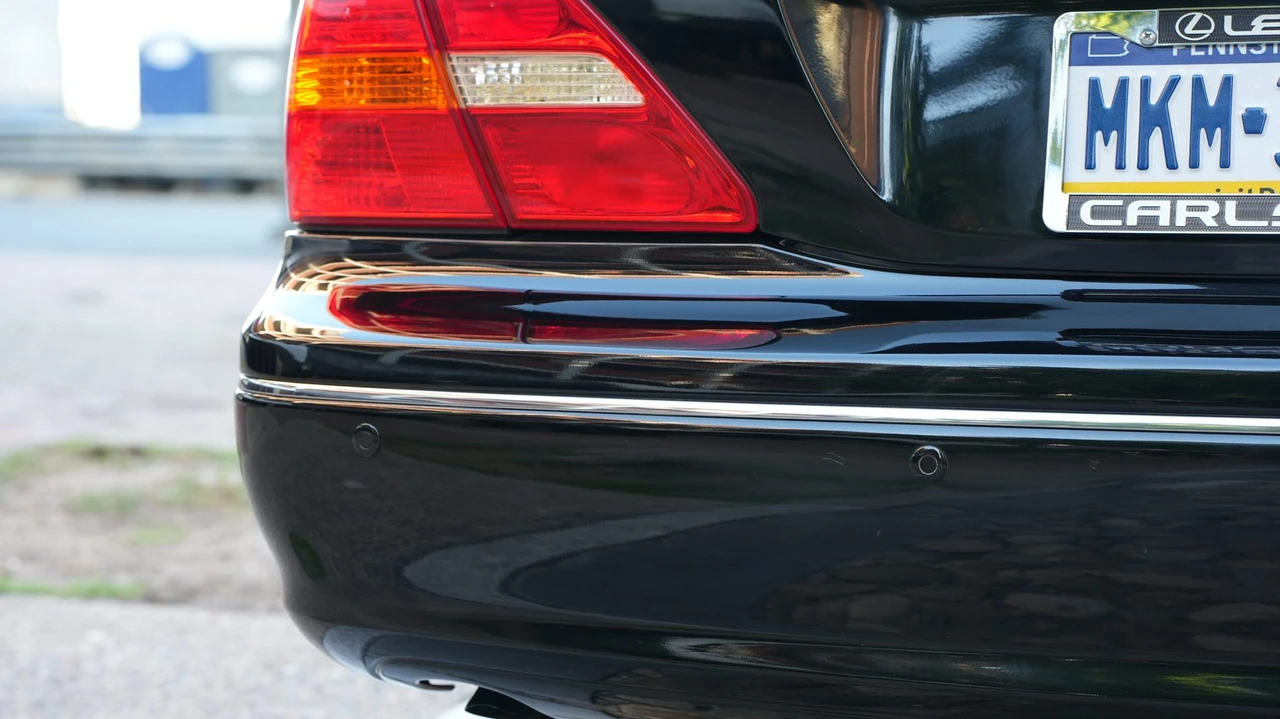 2001 Lexus LS 3rd Gen - Image 26 of 31