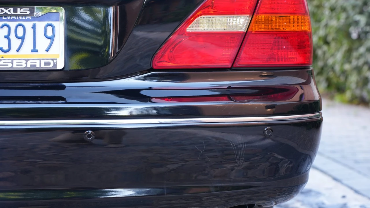 2001 Lexus LS 3rd Gen - Image 27 of 31