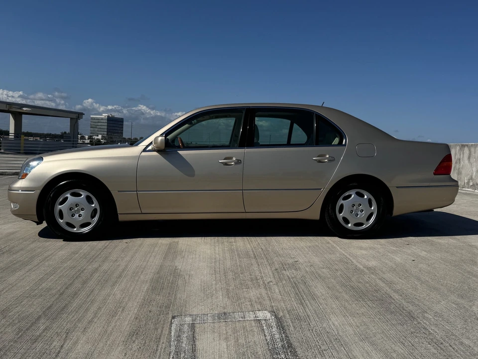 2001 Lexus LS 3rd Gen - Image 7 of 31