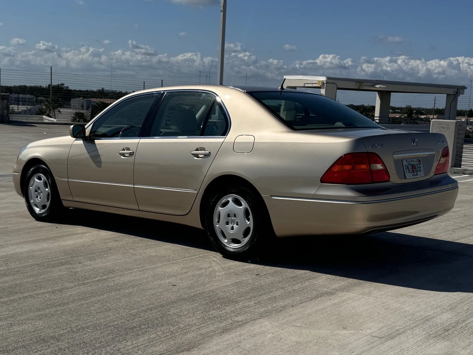 2001 Lexus LS 3rd Gen - Image 8 of 31