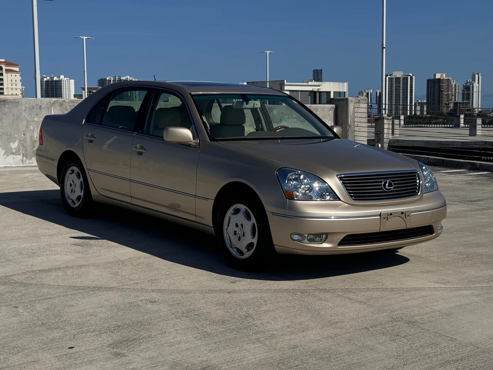2001 Lexus LS 3rd Gen - Image 19 of 31