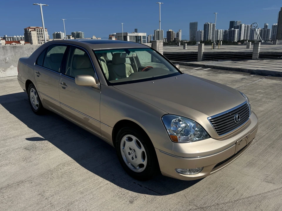 2001 Lexus LS 3rd Gen - Image 21 of 31
