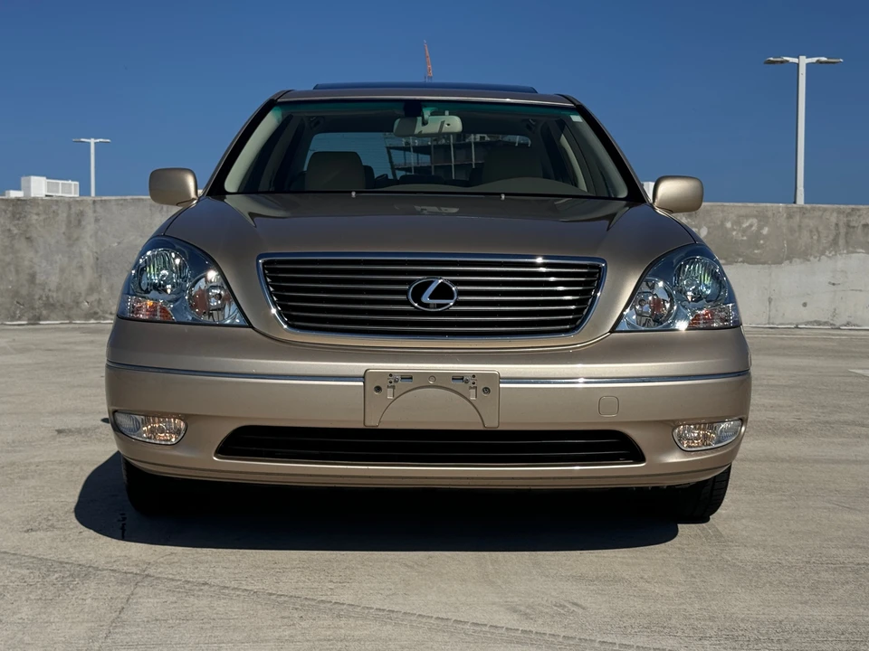 2001 Lexus LS 3rd Gen - Image 23 of 31