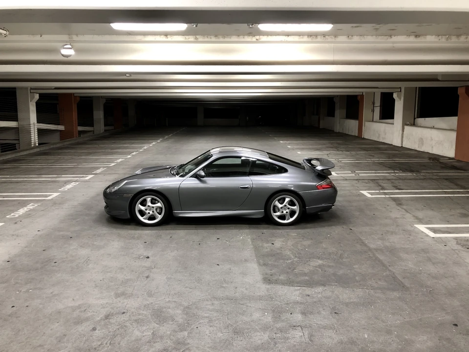 2001 Porsche 996 Carrera - Image 12 of 31