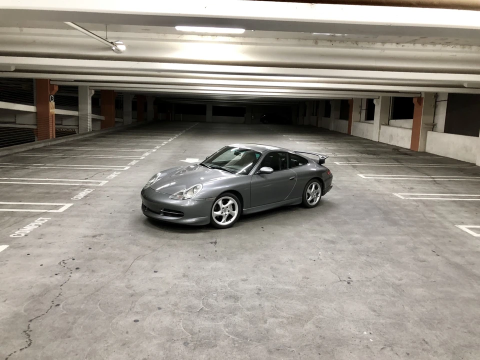 2001 Porsche 996 Carrera - Image 10 of 31