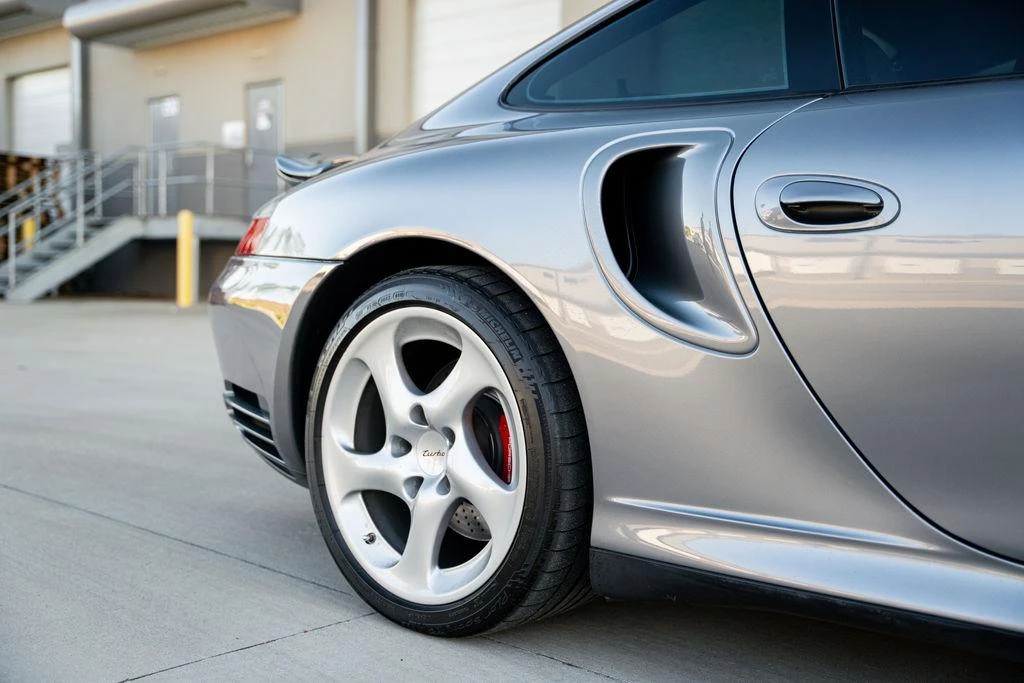 2001 Porsche 996 Turbo - Image 24 of 31