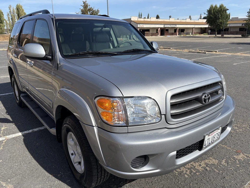 2001 Toyota Sequoia 1st Gen - Image 25 of 31