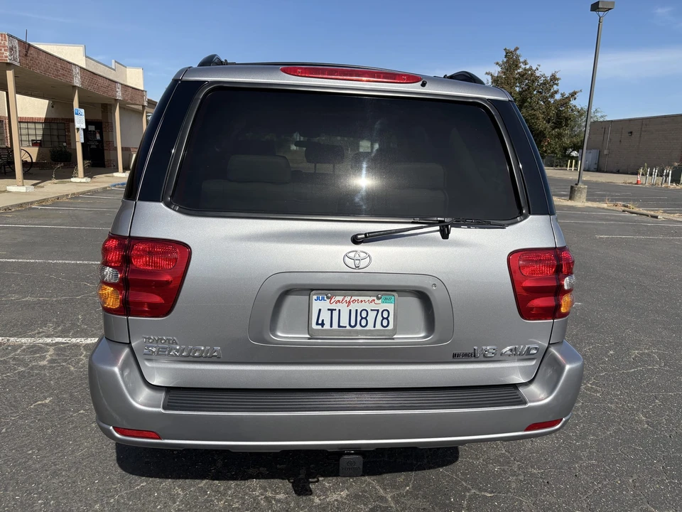 2001 Toyota Sequoia 1st Gen - Image 13 of 31