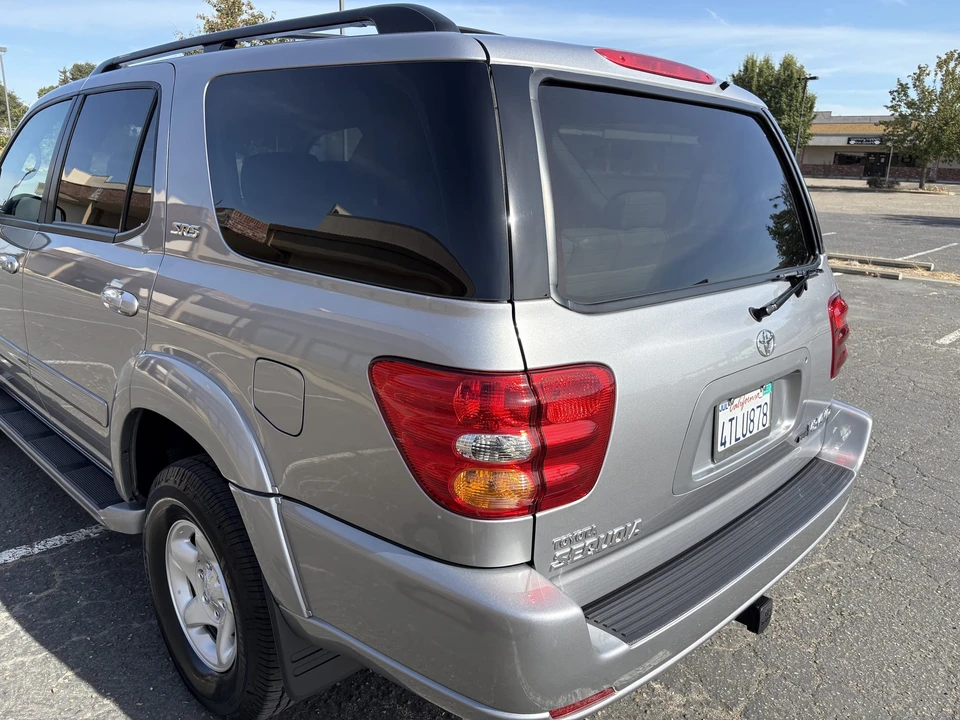 2001 Toyota Sequoia 1st Gen - Image 18 of 31