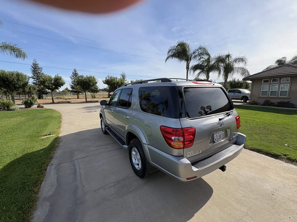2001 Toyota Sequoia 1st Gen - Image 14 of 31