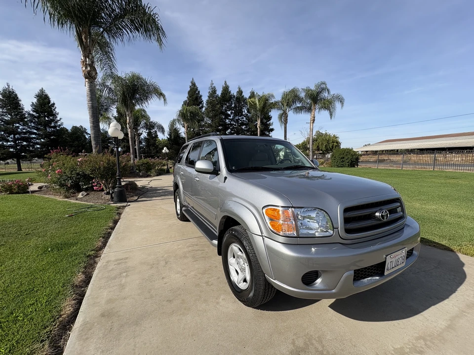 2001 Toyota Sequoia 1st Gen - Image 8 of 31