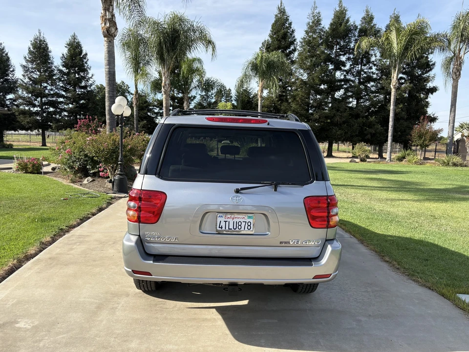 2001 Toyota Sequoia 1st Gen - Image 12 of 31