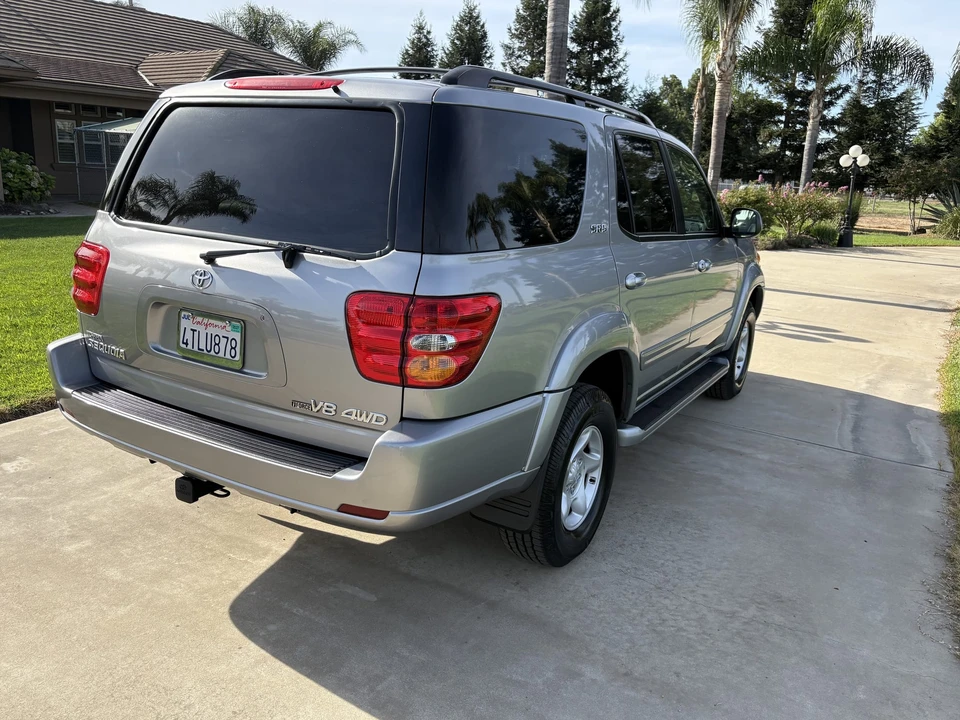 2001 Toyota Sequoia 1st Gen - Image 11 of 31