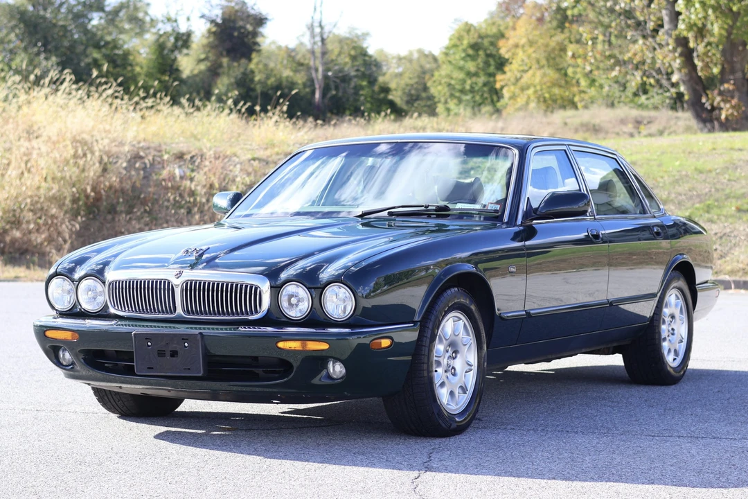 2002 Jaguar X308 XJ - Image 2 of 31
