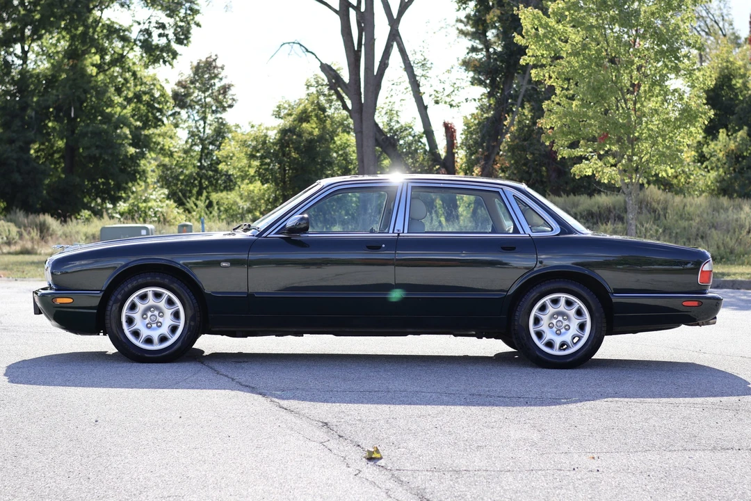 2002 Jaguar X308 XJ - Image 14 of 31