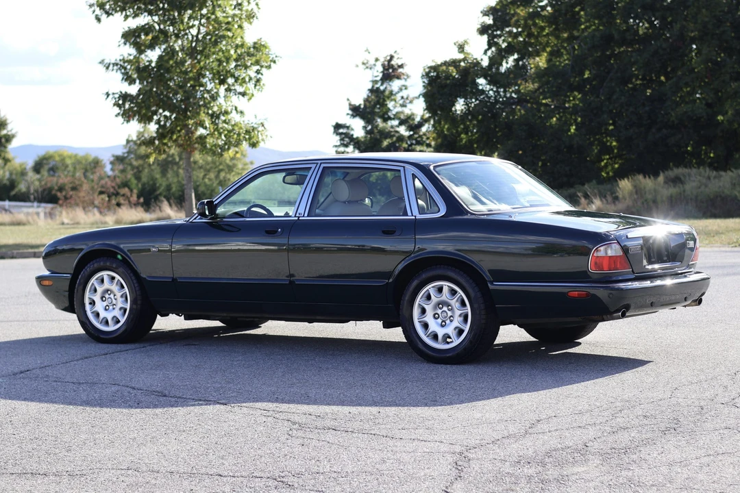 2002 Jaguar X308 XJ - Image 13 of 31