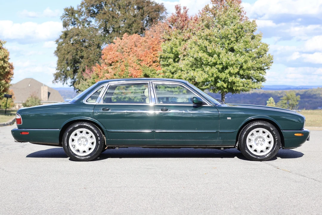 2002 Jaguar X308 XJ - Image 6 of 31