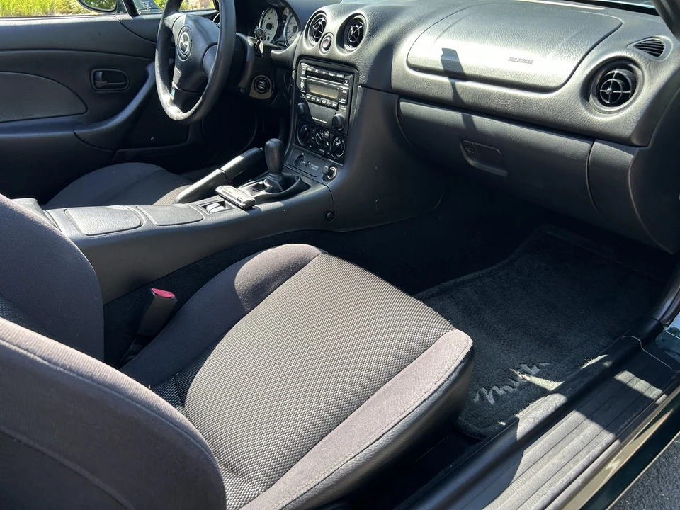 2002 Mazda NB MX-5 Miata - Image 25 of 31
